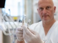 6 razones para invertir en su sonrisa con nuestros dentistas en Milladoiro y Muros