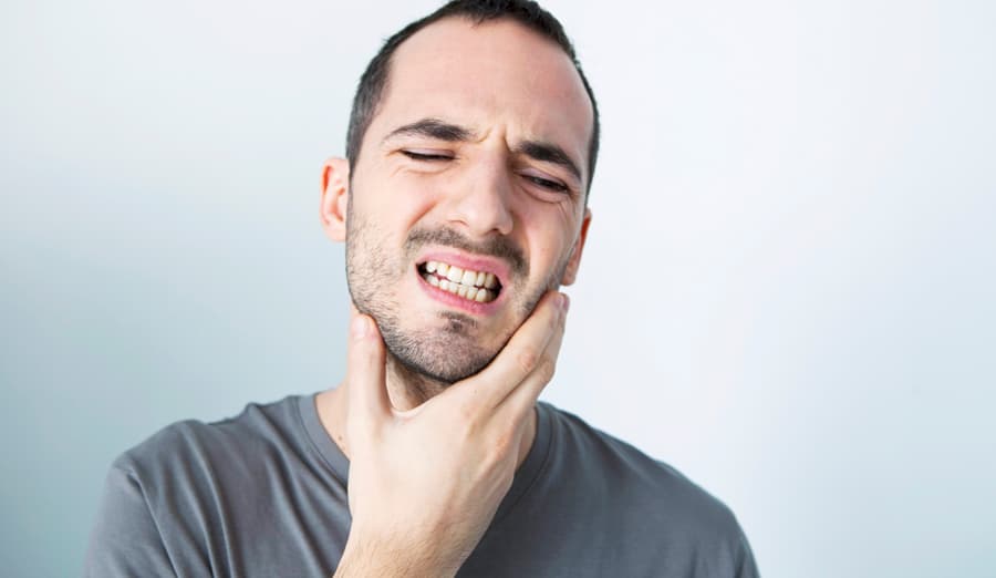 Tratamiento del bruxismo con ortodoncia en la clínica dental de Muros